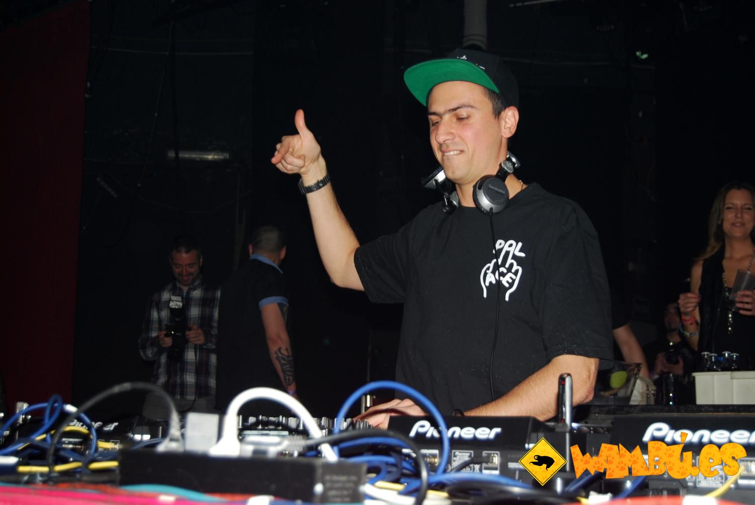 11/04 BOYS NOIZE REVIENTA LA RIVIERA